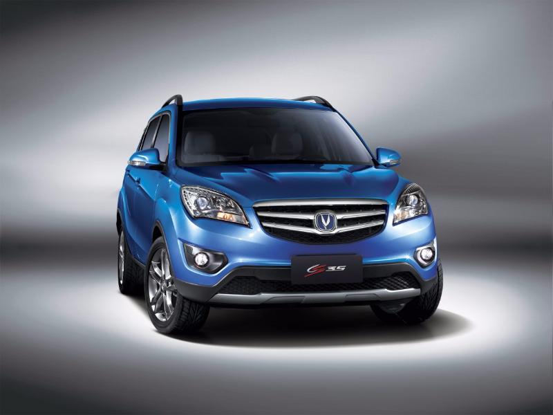 Привлекательный компактный кроссовер Changan CS35